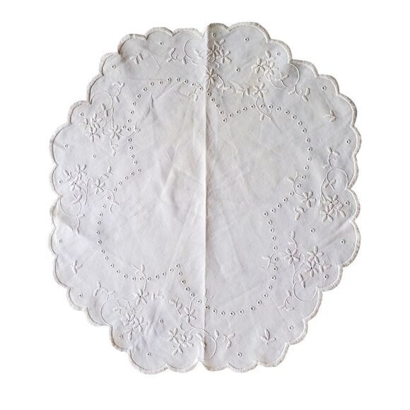 Vintage Lot 3 Round Linen Plate Doilies White Embroidery Floral Daisy - Picture 6 of 7